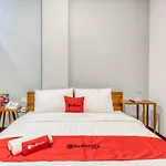 Reddoorz Plus Near Taman Ismail Marzuki