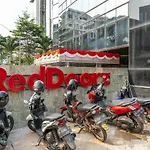 Reddoorz Plus Near Taman Ismail Marzuki